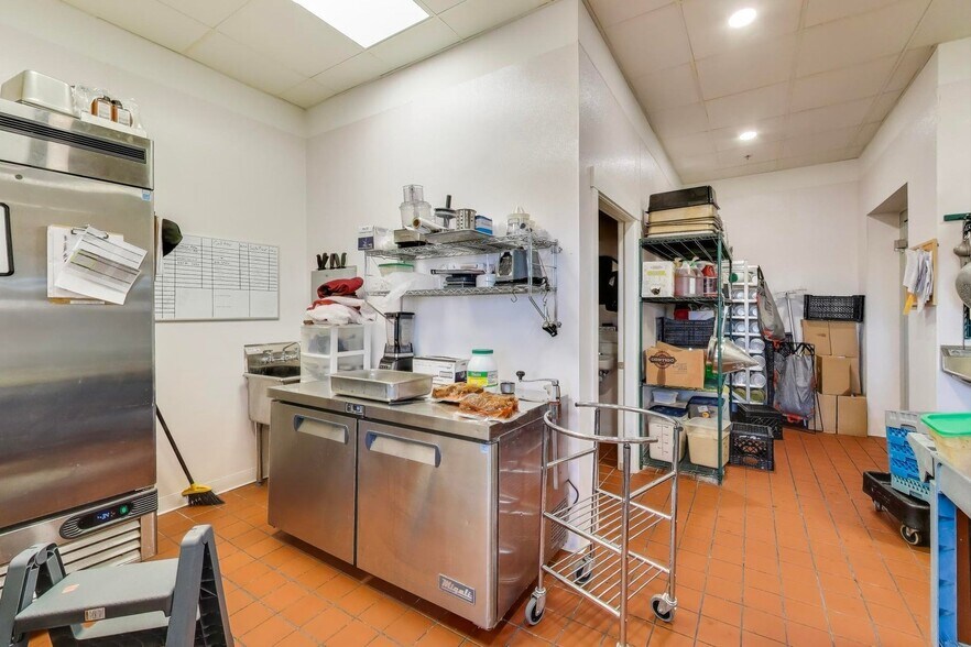 More Photos Of 3552 Market Ln, Kenosha Restaurant For Sale