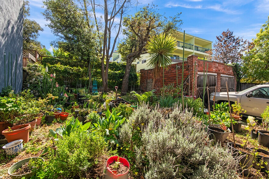 More Photos Of 348-352 Jayne Ave, Oakland Apartments For Sale