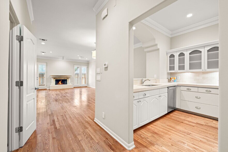 More Photos Of 131 Saint Dennis Ave, Alamo Heights Multifamily For Sale