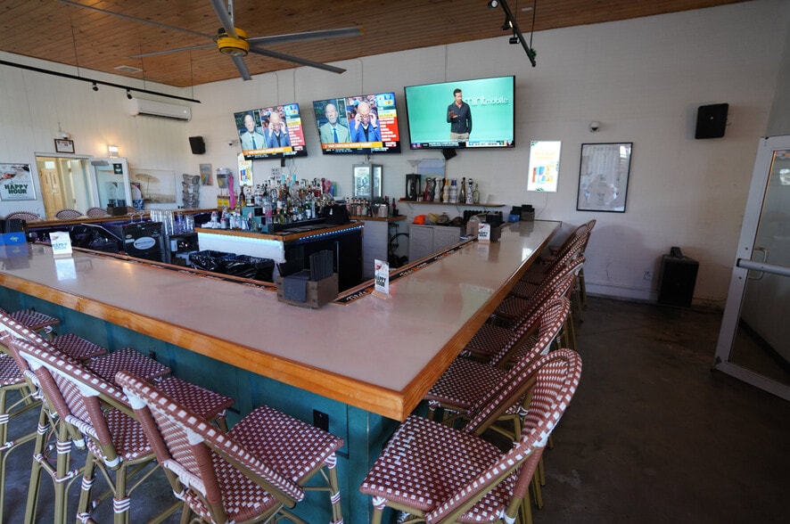 More Photos Of 166 SE 2nd Ave, Delray Beach Restaurant For Sale