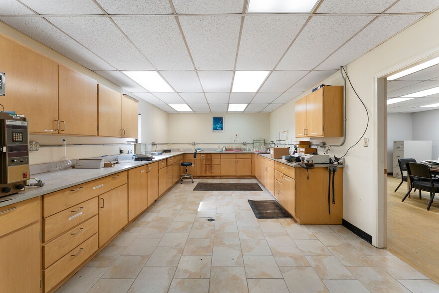 More Photos Of 112 Old Mill Rd, Cartersville Research And Development For Sale