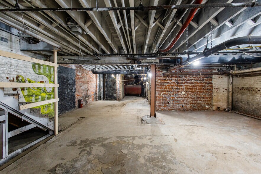 More Photos Of 2033 W Broad St, Richmond Storefront Retail Office For Sale