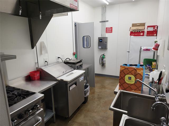 More Photos Of 1147 S Lewis Ave, Tulsa Freestanding For Sale