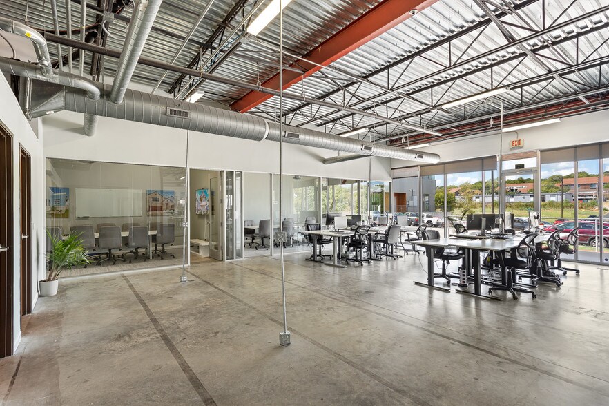 More Photos Of 2301 E Riverside Dr, Austin Unknown For Lease