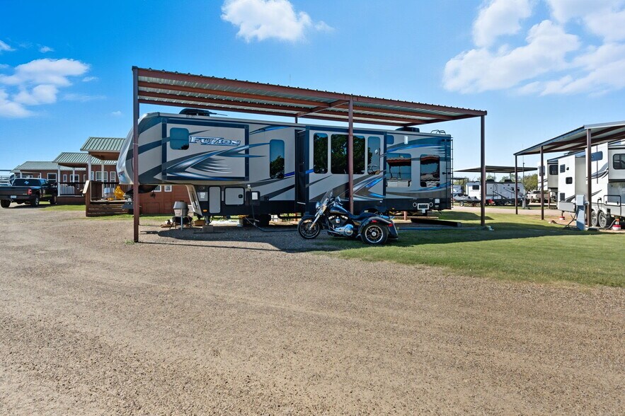 More Photos Of 351 My Ln, Millsap Trailer Camper Park For Sale