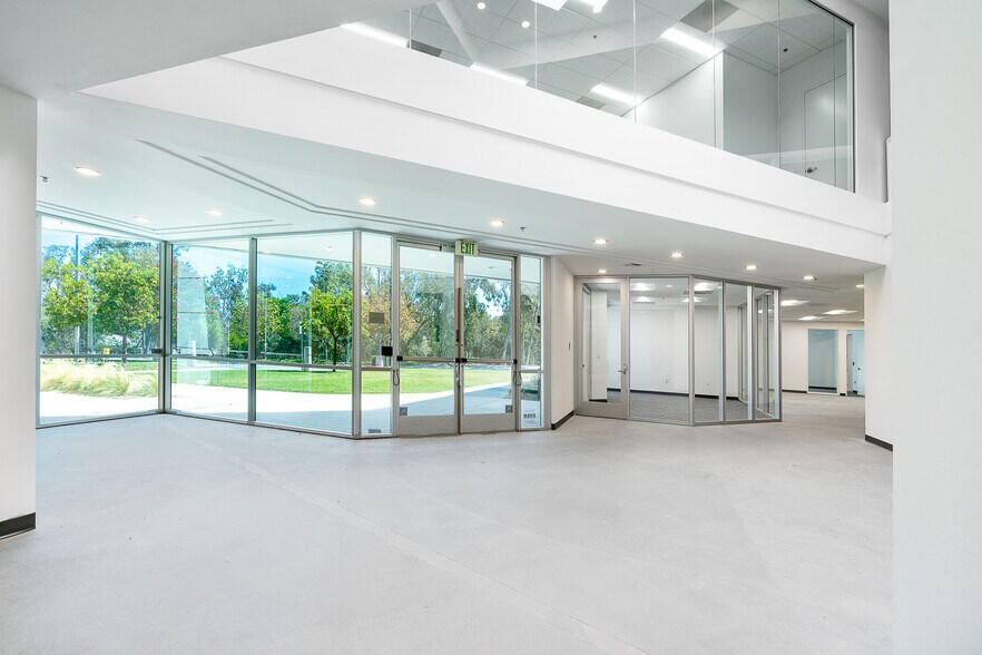 More Photos Of 2611 Business Park Dr, Vista Manufacturing For Lease
