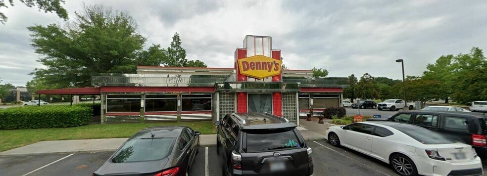 Primary Photo Of 1401 Tintern St, Chesapeake Restaurant For Lease