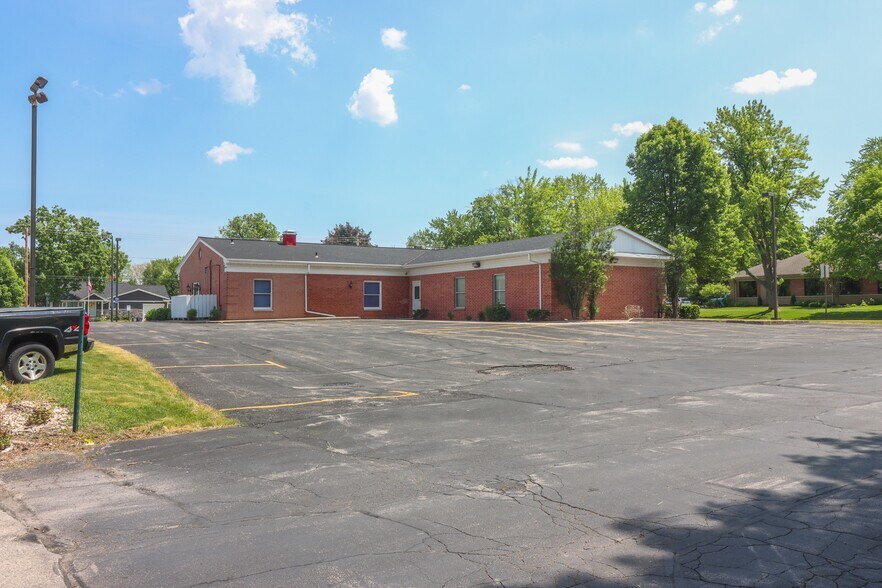 More Photos Of 2120 S Ridge Rd, Green Bay Office For Lease