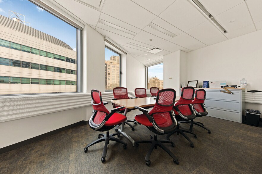 More Photos Of 530 W 166th St, New York Office For Lease