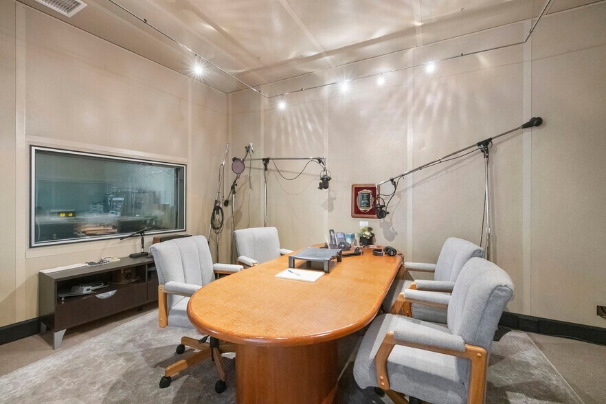 More Photos Of 1641 Langley Ave, Irvine Light Manufacturing For Lease