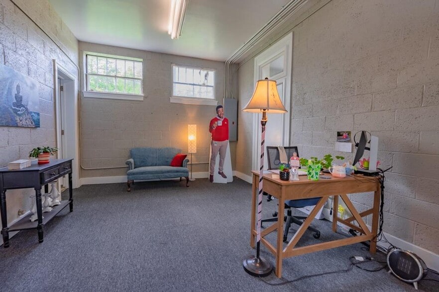 More Photos Of 1080 Main St NW, Lenoir Office For Sale