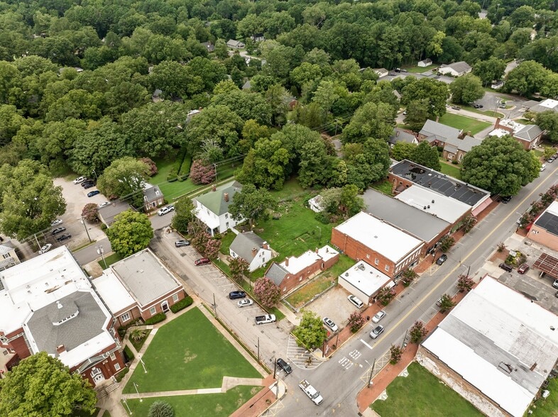 More Photos Of 132 S Main St, Warrenton Storefront For Sale