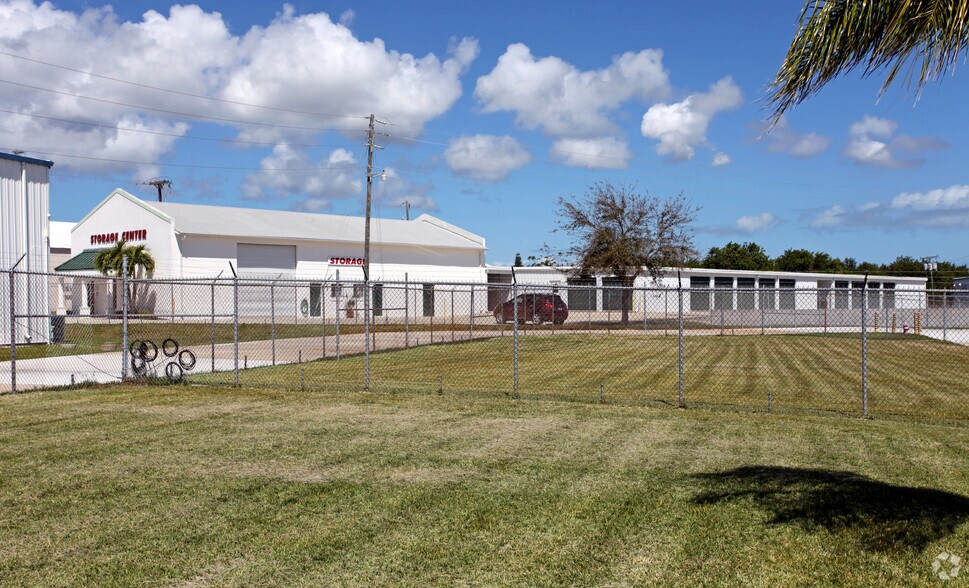 More Photos Of 8698 Commerce St, Cape Canaveral Self Storage For Lease