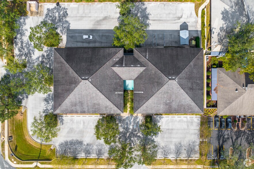 More Photos Of 2310 Commerce Point Dr, Lakeland Unknown For Lease