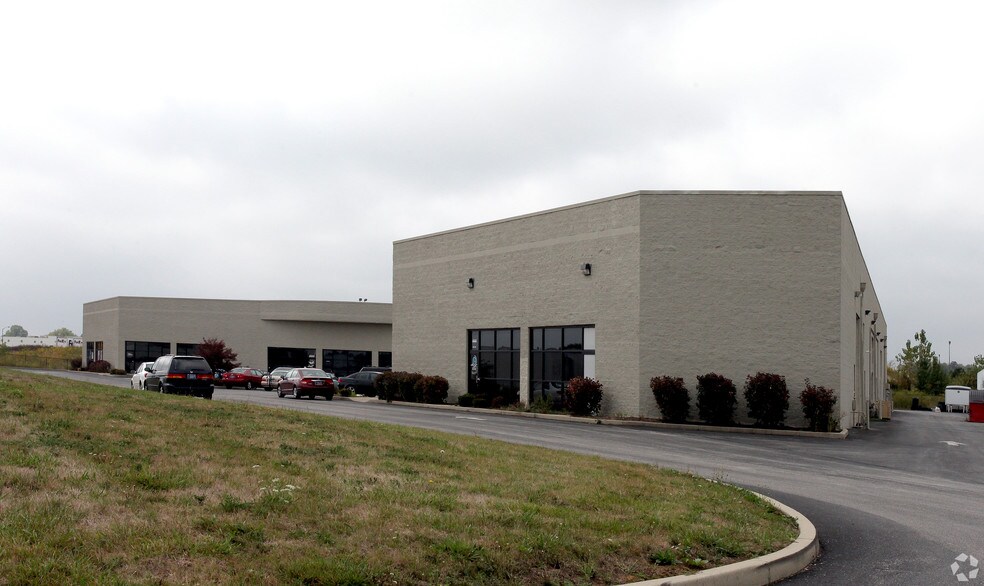 More Photos Of 4444 Decatur Blvd, Indianapolis Light Distribution For Lease