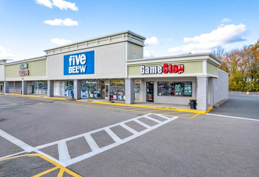 More Photos Of 300 New State Hwy, Raynham General Retail For Lease