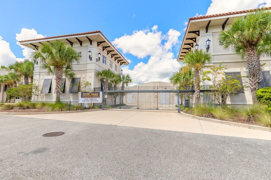 More Photos Of 3088 W International Speedway Blvd, Daytona Beach Self Storage For Sale