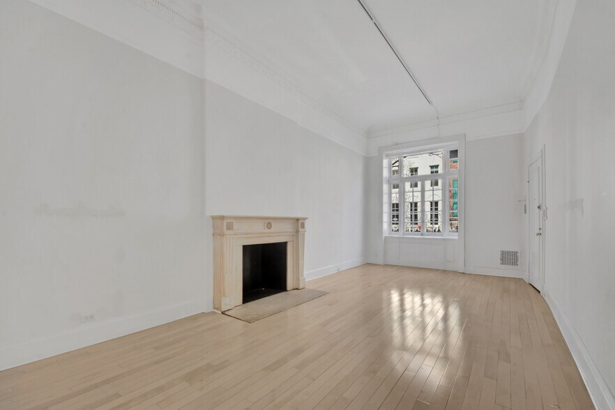 More Photos Of 120 E 65th St, New York Apartments For Lease