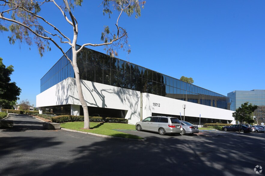 More Photos Of 19712 MacArthur Blvd, Irvine Office For Lease