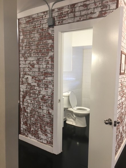 More Photos Of 1311-1401 S Dixie Hwy E, Pompano Beach Freestanding For Lease