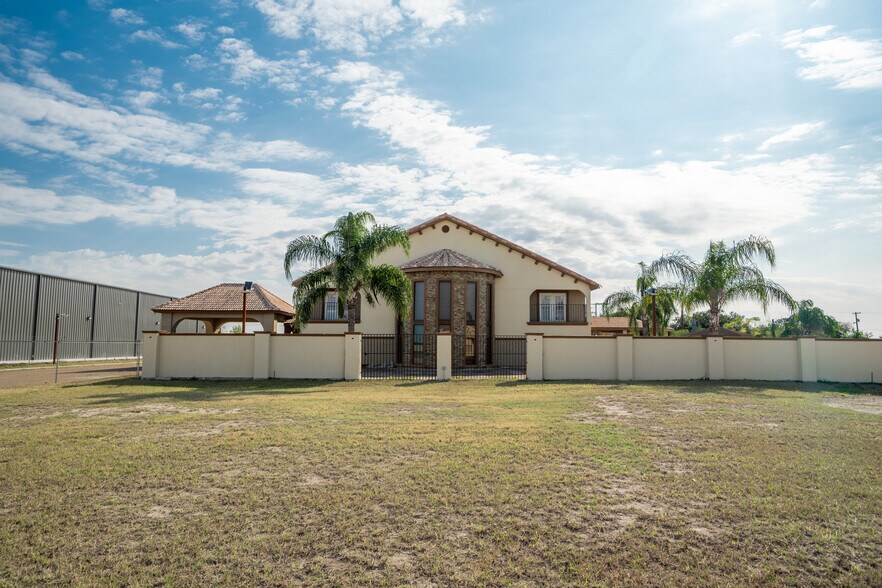 More Photos Of 2301 E Expressway 83, Donna Hotel For Sale