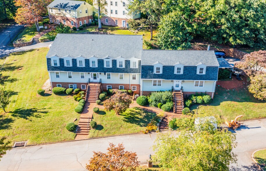 More Photos Of 854 Duke Gloucester St SW, Roanoke Apartments For Sale