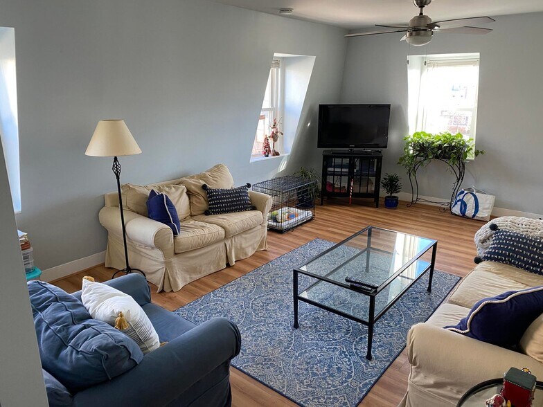 More Photos Of 1 North St, Portland Apartments For Lease