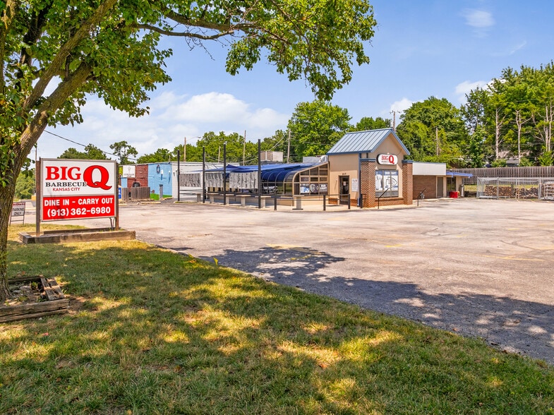 More Photos Of 2117 S 34th St, Kansas City Restaurant For Sale
