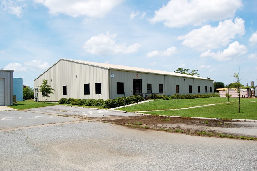 More Photos Of 700 Rosemont Ave, Chesapeake Industrial For Sale