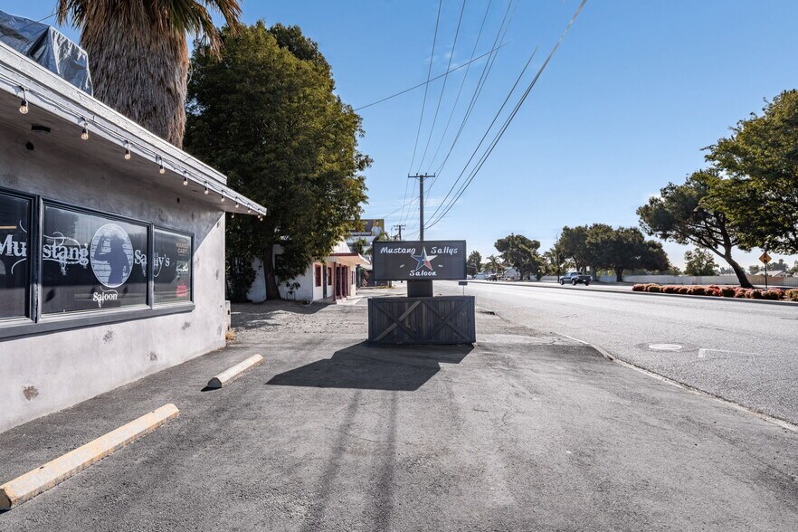 More Photos Of 10028 Foothill Blvd, Rancho Cucamonga Restaurant For Sale