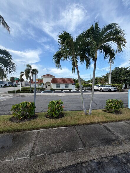 Primary Photo Of 6605 S Dixie Hwy, West Palm Beach Office For Sale