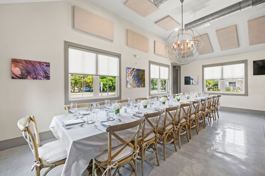 More Photos Of 1766 14th Ave, Vero Beach Restaurant For Sale