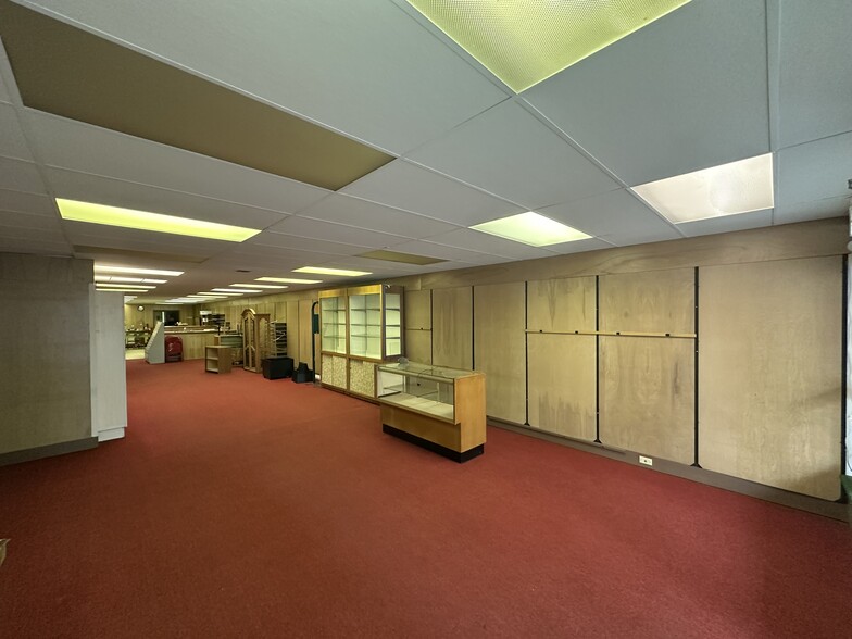 More Photos Of 519 Mill St, Danville General Retail For Sale