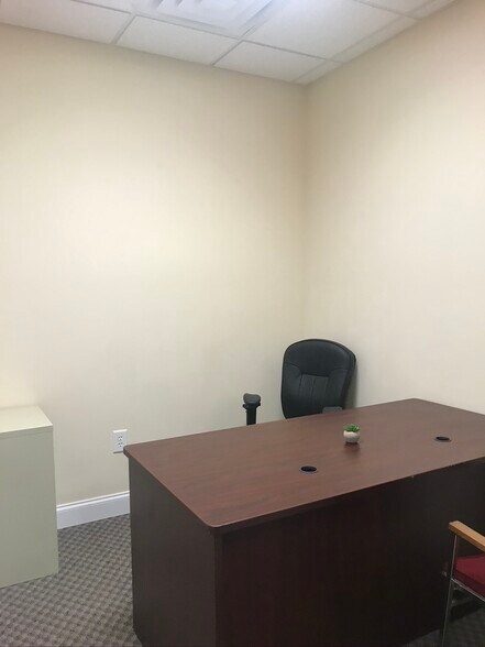 More Photos Of 1459B Field Park Cir, Marietta Flex For Lease