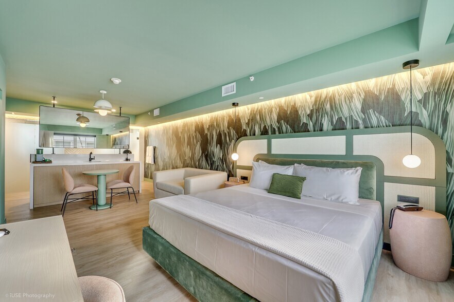 More Photos Of 310 Meridian Ave, Miami Beach Hotel For Sale