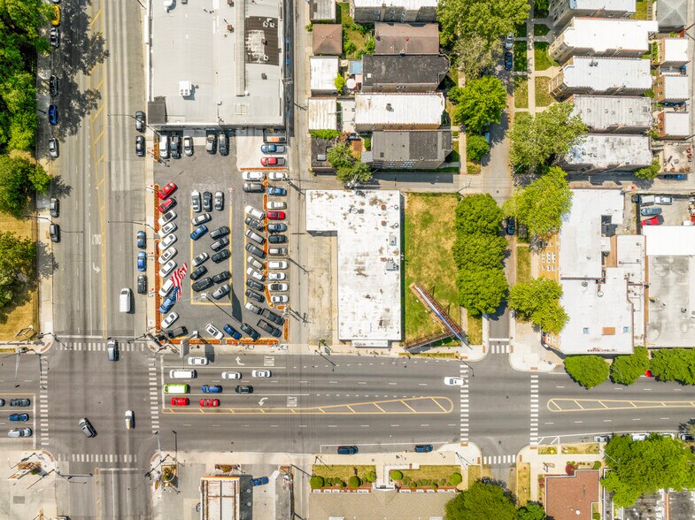 More Photos Of 2415 W Peterson Ave, Chicago Restaurant For Lease