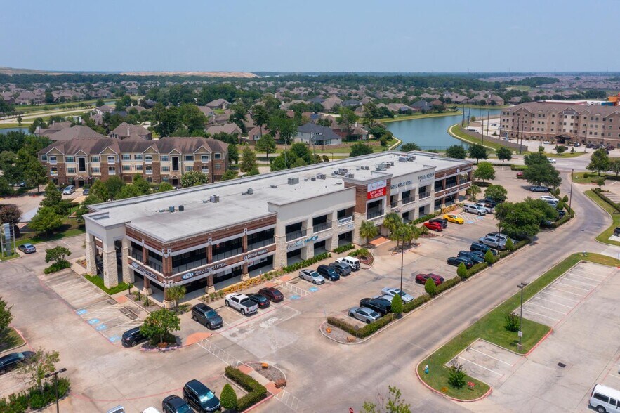 More Photos Of 9701 N Sam Houston Pky, Humble Unknown For Lease