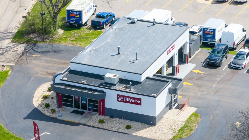 More Photos Of 2306 Humes Rd, Janesville Auto Repair For Sale