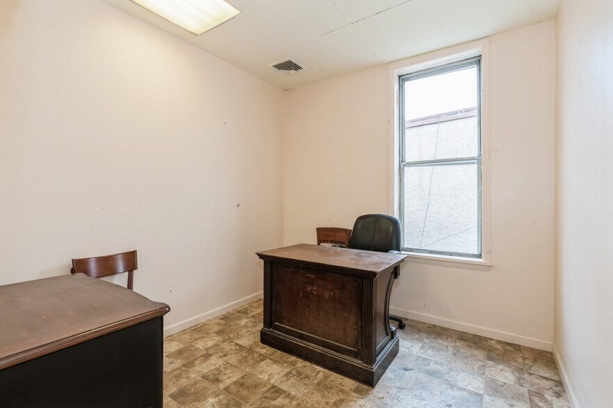 More Photos Of 1309-1313 Paterson Plank Rd, Secaucus Restaurant For Lease