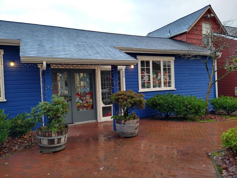 More Photos Of 317 NW Gilman Blvd, Issaquah Unknown For Lease
