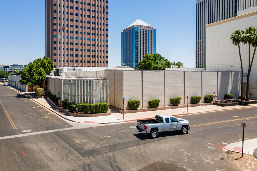 More Photos Of 100 W Clarendon Ave, Phoenix Health Club For Sale