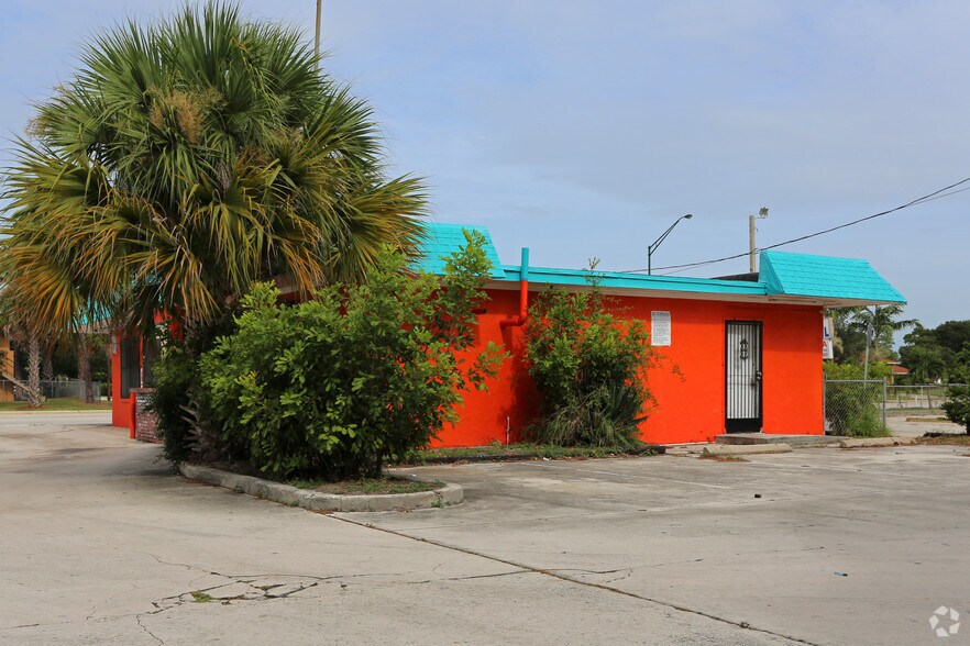 More Photos Of 1410-1412 N 25th St, Fort Pierce Storefront Retail Office For Lease