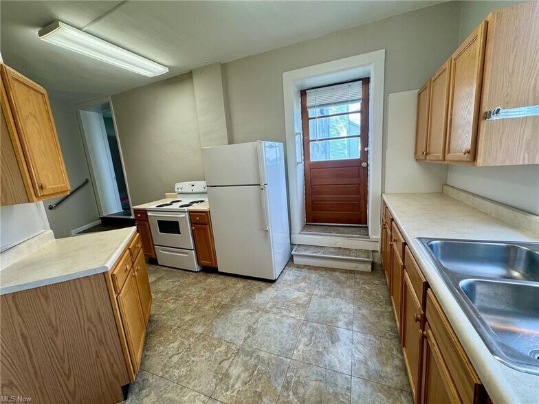 More Photos Of 73 S 9th St, Mcconnelsville Religious Facility For Sale