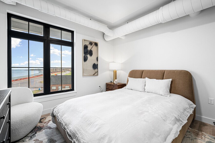 More Photos Of 2401 Lakeshore Blvd, Marquette Apartments For Sale