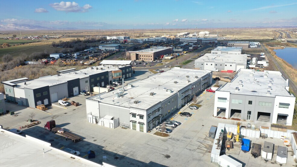 More Photos Of 257 River Bend Way, North Salt Lake Light Distribution For Lease