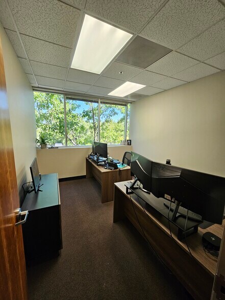 More Photos Of 400 Plaza Dr, Folsom Office For Lease