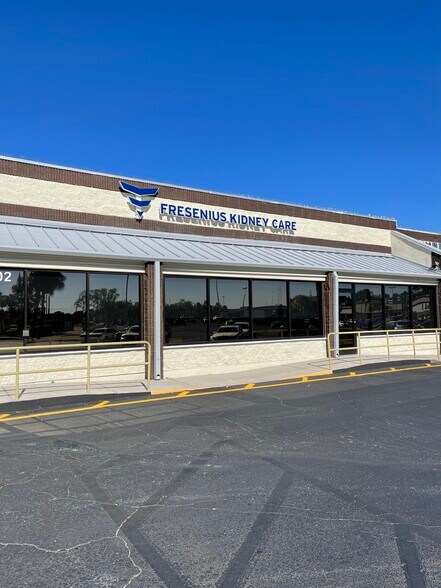 More Photos Of 3040-3102 College Ave, Ruskin Unknown For Lease