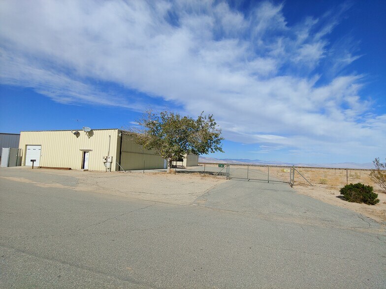 More Photos Of 6001 Curtis Pl, California City Warehouse For Sale
