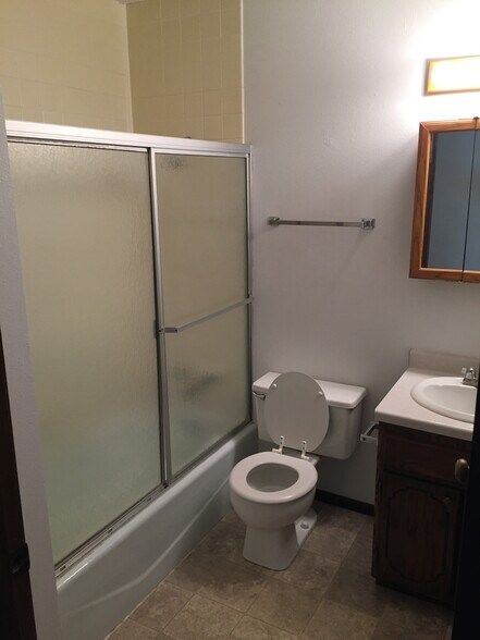 More Photos Of 218 Minnesota Ave NW, Bemidji Medical For Sale