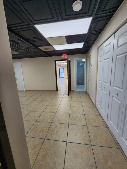More Photos Of 890 SW 69th Ave, Miami Warehouse For Lease